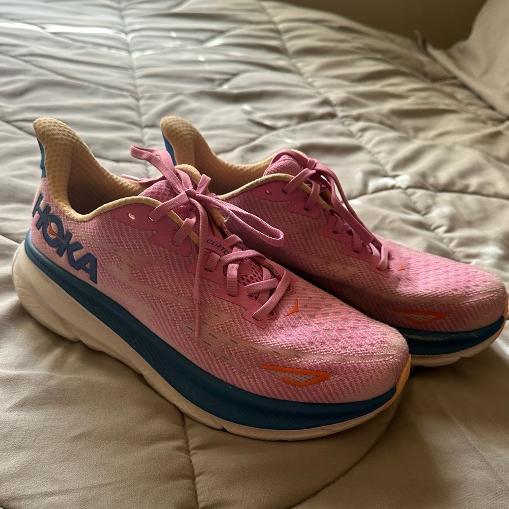HOKA Clifton 9